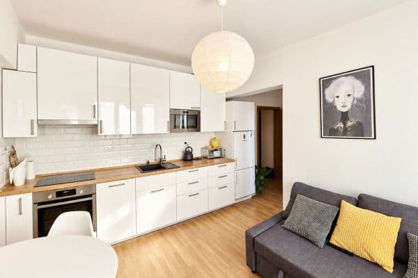 Prenájom bytu 2-izbový 40 m², Luštěnická, Praha Prenájom bytu 2-izbový 40 m², Luštěnická, Praha