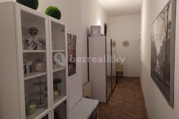 Prenájom bytu 2-izbový 57 m², Spálená, Praha
