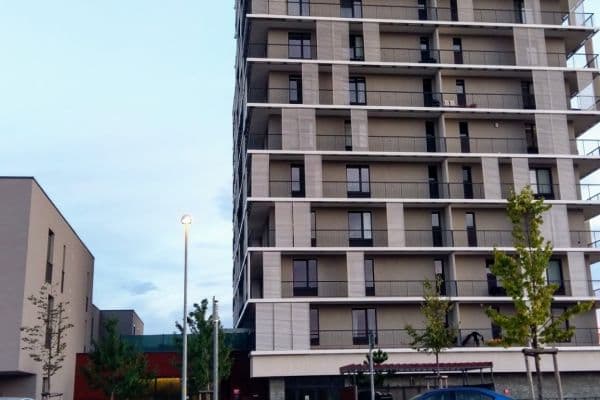 Prenájom bytu 4-izbový 120 m², Medunova, Praha Prenájom bytu 4-izbový 120 m², Medunova, Praha