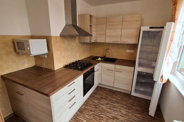 Prenájom bytu 2-izbový 64 m², Modenská, Karlovy Vary Prenájom bytu 2-izbový 64 m², Modenská, Karlovy Vary