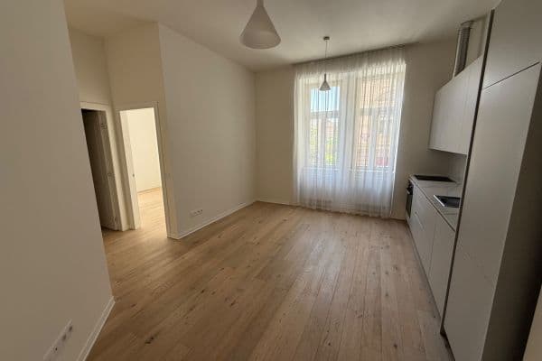 Prenájom bytu 2-izbový 37 m², Kmochova, Praha Prenájom bytu 2-izbový 37 m², Kmochova, Praha