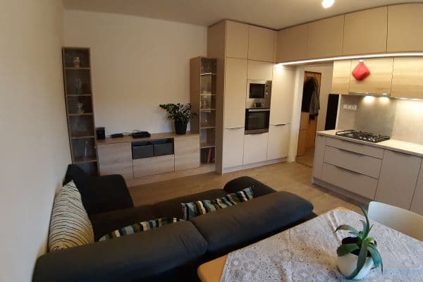 Prenájom bytu 2-izbový 43 m², Bratislava Prenájom bytu 2-izbový 43 m², Bratislava