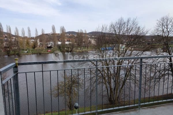 Prenájom bytu 4-izbový 85 m², V Zahradách, Beroun Prenájom bytu 4-izbový 85 m², V Zahradách, Beroun