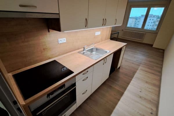 Prenájom bytu 1-izbový 28 m², Aninská, Znojmo, Jihomoravský kraj Prenájom bytu 1-izbový 28 m², Aninská, Znojmo, Jihomoravský kraj
