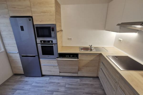Prenájom bytu 3-izbový 70 m², Na Honech I, Zlín, Zlínský kraj Prenájom bytu 3-izbový 70 m², Na Honech I, Zlín, Zlínský kraj