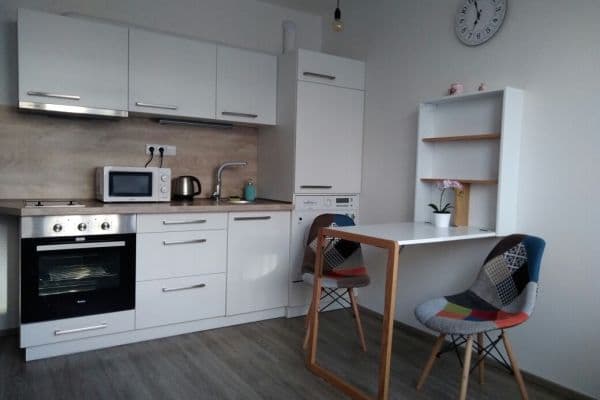 Prenájom bytu 2-izbový 31 m², Hradecká, Hradec Králové Prenájom bytu 2-izbový 31 m², Hradecká, Hradec Králové