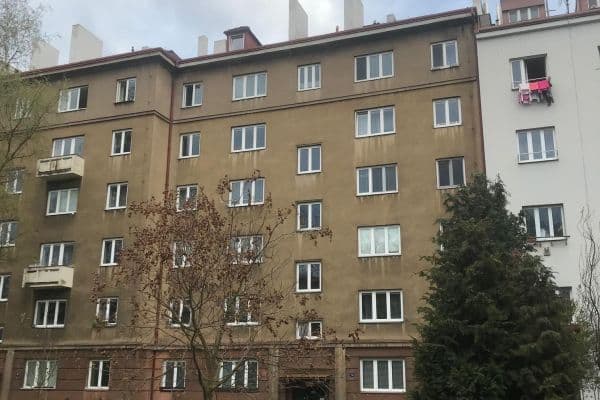 Prenájom bytu 2-izbový 70 m², Sámova, Praha Prenájom bytu 2-izbový 70 m², Sámova, Praha