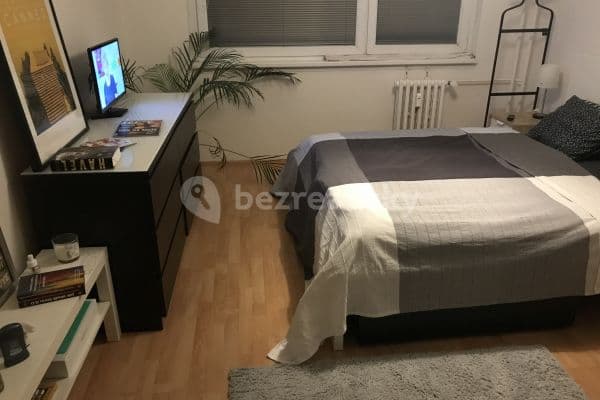 Prenájom bytu 1-izbový 30 m², Peškova, Praha, Praha