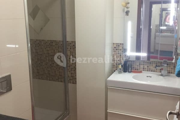 Prenájom bytu 1-izbový 39 m², Dragounská, Praha Prenájom bytu 1-izbový 39 m², Dragounská, Praha