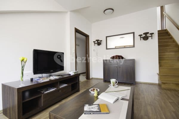 Prenájom bytu 3-izbový 120 m², Vltavská, Praha Prenájom bytu 3-izbový 120 m², Vltavská, Praha