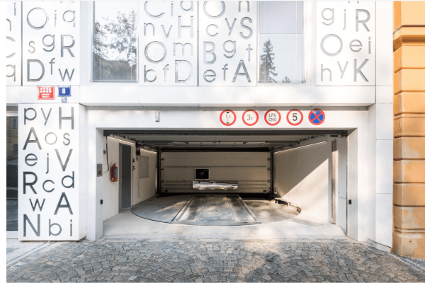 Prenájom garáže 18 m², Bieblova, Hlavní město Praha Prenájom garáže 18 m², Bieblova, Hlavní město Praha