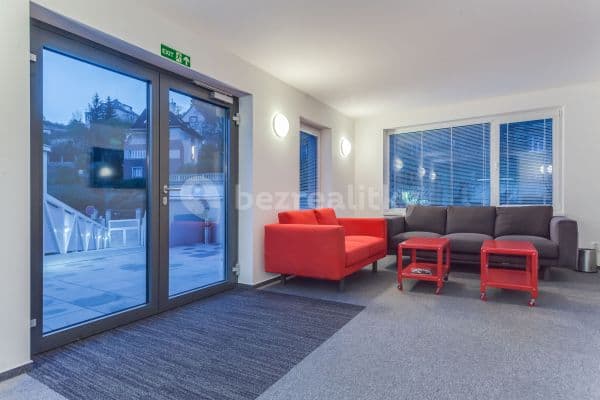 Prenájom bytu 1-izbový 20 m², Křížová, Praha Prenájom bytu 1-izbový 20 m², Křížová, Praha