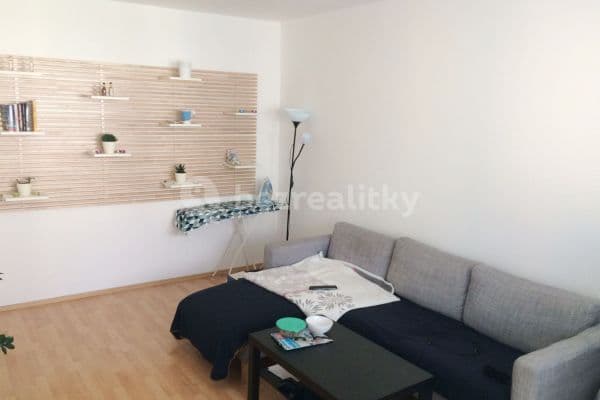 Prenájom bytu 3-izbový 65 m², Medveďovej, Petržalka, Bratislavský kraj