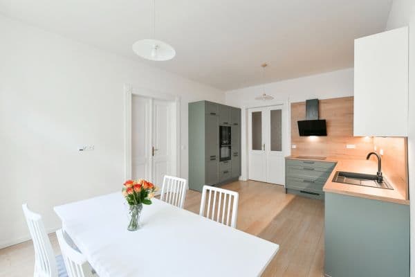 Prenájom bytu 3-izbový 73 m², Kubelíkova, Hlavní město Praha Prenájom bytu 3-izbový 73 m², Kubelíkova, Hlavní město Praha