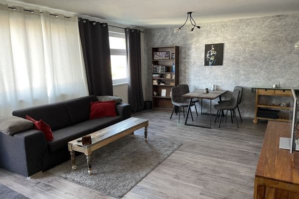 Prenájom bytu 1-izbový 55 m², Na Kopečku, Praha Prenájom bytu 1-izbový 55 m², Na Kopečku, Praha