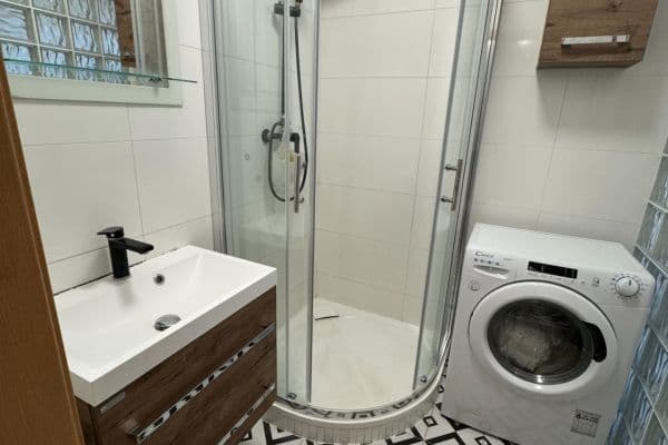 Prenájom bytu 2-izbový 56 m², Černá cesta, Olomouc Prenájom bytu 2-izbový 56 m², Černá cesta, Olomouc