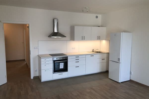 Prenájom bytu 2-izbový 55 m², Malešická, Praha Prenájom bytu 2-izbový 55 m², Malešická, Praha