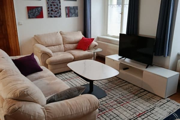 Prenájom bytu 2-izbový 60 m², Bolzanova, Hlavní město Praha Prenájom bytu 2-izbový 60 m², Bolzanova, Hlavní město Praha