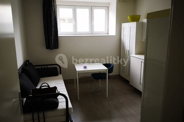 Prenájom bytu 1-izbový 20 m², Pod Kynclovkou, Praha Prenájom bytu 1-izbový 20 m², Pod Kynclovkou, Praha