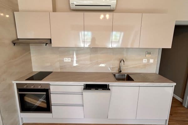 Prenájom bytu 1-izbový 30 m², U Pivovaru, Dobříš Prenájom bytu 1-izbový 30 m², U Pivovaru, Dobříš