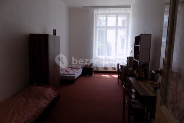 Prenájom bytu 3-izbový 96 m², Starobrněnská, Brno
