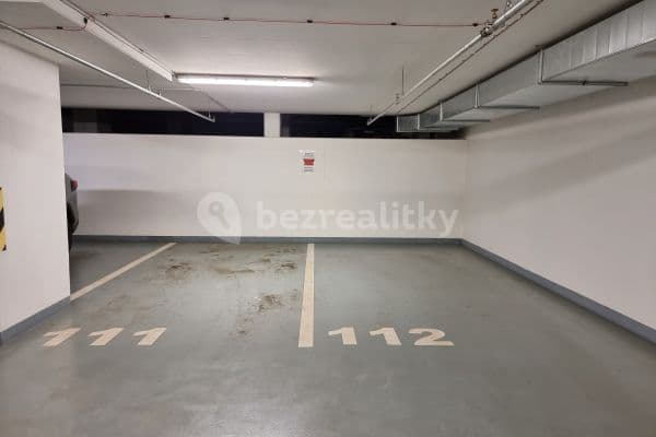 Prenájom garáže 14 m², Za Karlínským přístavem, Praha, Praha