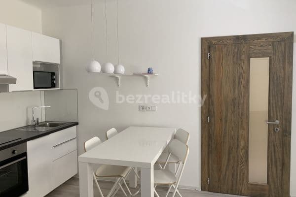 Prenájom bytu 2-izbový 49 m², Bořivojova, Praha Prenájom bytu 2-izbový 49 m², Bořivojova, Praha