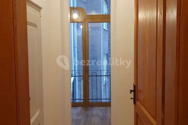 Prenájom bytu 1-izbový 32 m², Ostrovského, Hlavní město Praha Prenájom bytu 1-izbový 32 m², Ostrovského, Hlavní město Praha