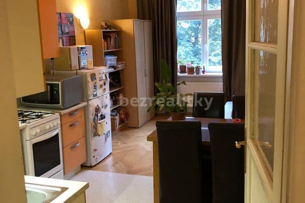 Prenájom bytu 2-izbový 45 m², Polská, Hlavní město Praha Prenájom bytu 2-izbový 45 m², Polská, Hlavní město Praha