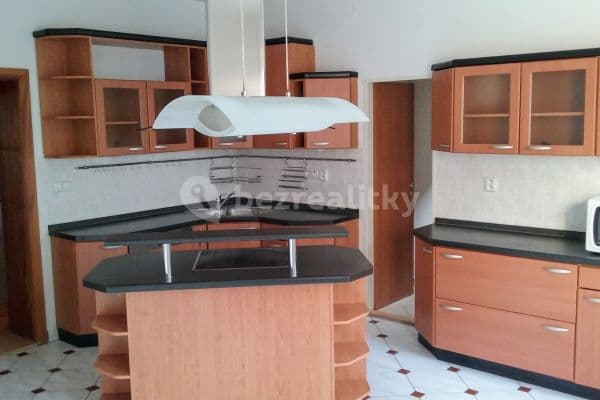 Prenájom bytu 4-izbový 228 m², 1. máje, Olomouc Prenájom bytu 4-izbový 228 m², 1. máje, Olomouc