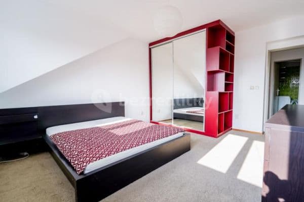 Prenájom bytu 3-izbový 61 m², Varšavská, Hlavní město Praha Prenájom bytu 3-izbový 61 m², Varšavská, Hlavní město Praha