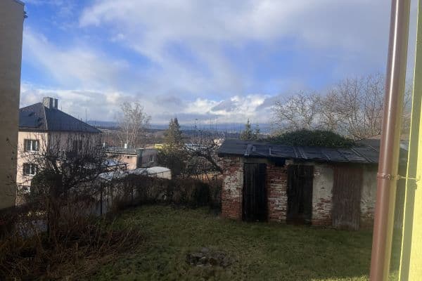 Prenájom bytu 1-izbový 38 m², Komenského, Karlovy Vary Prenájom bytu 1-izbový 38 m², Komenského, Karlovy Vary