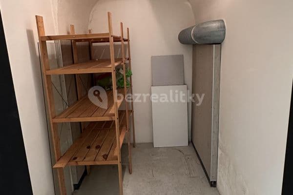 Prenájom nebytového priestoru 4 m², Elišky Peškové, Praha Prenájom nebytového priestoru 4 m², Elišky Peškové, Praha