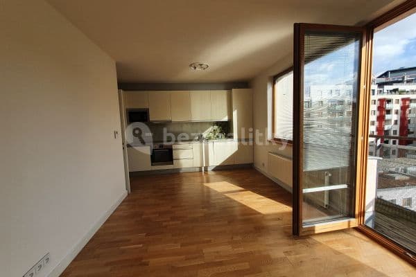 Prenájom bytu 2-izbový 70 m², Drahobejlova, Praha Prenájom bytu 2-izbový 70 m², Drahobejlova, Praha
