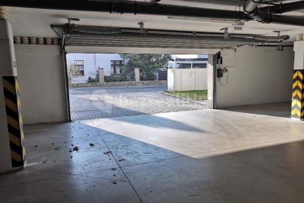 Prenájom garáže 15 m², Mrštíkova, Hlavní město Praha Prenájom garáže 15 m², Mrštíkova, Hlavní město Praha