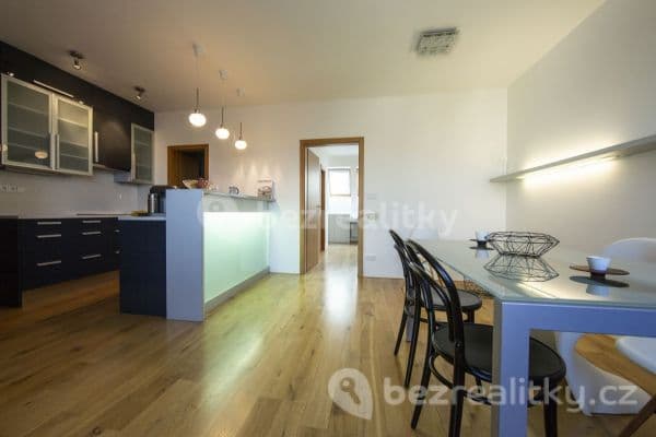 Prenájom bytu 2-izbový 56 m², Karlovarská, Praha, Praha Prenájom bytu 2-izbový 56 m², Karlovarská, Praha, Praha