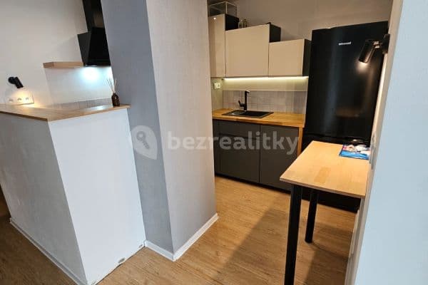 Prenájom bytu 3-izbový 56 m², Katovická, Praha Prenájom bytu 3-izbový 56 m², Katovická, Praha