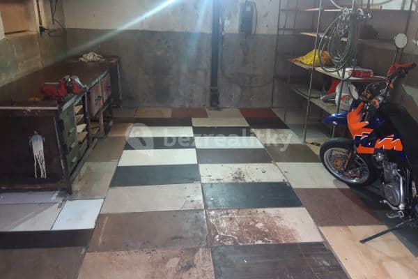 Prenájom garáže 5 m², Požárnická, Hlavní město Praha Prenájom garáže 5 m², Požárnická, Hlavní město Praha