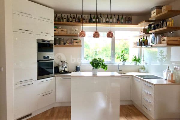 Prenájom bytu 2-izbový 73 m², U Roháčových kasáren, Hlavní město Praha Prenájom bytu 2-izbový 73 m², U Roháčových kasáren, Hlavní město Praha