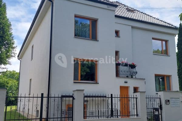 Prenájom bytu 3-izbový 602 m², K Novému dvoru, Praha Prenájom bytu 3-izbový 602 m², K Novému dvoru, Praha