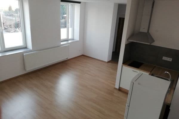 Prenájom bytu 1-izbový 32 m², Nerudova, Hradec Králové Prenájom bytu 1-izbový 32 m², Nerudova, Hradec Králové