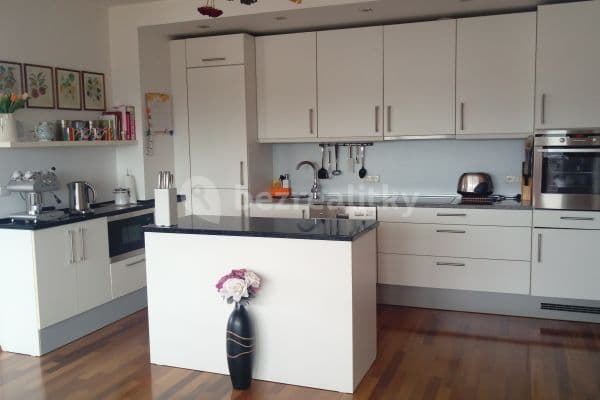 Prenájom bytu 3-izbový 98 m², Podnádražní, Hlavní město Praha Prenájom bytu 3-izbový 98 m², Podnádražní, Hlavní město Praha