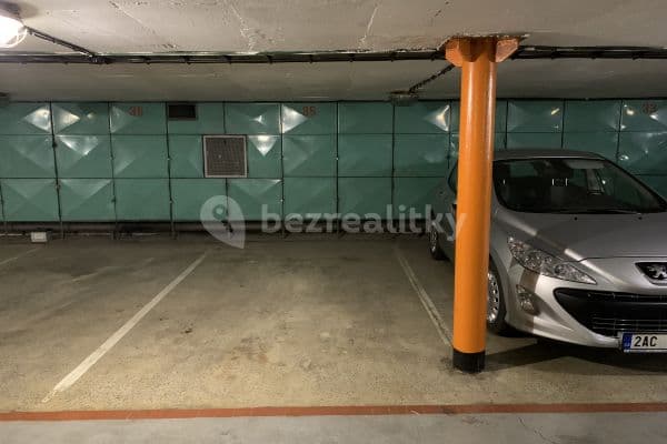Prenájom garáže 15 m², Na Hroudě, Hlavní město Praha Prenájom garáže 15 m², Na Hroudě, Hlavní město Praha