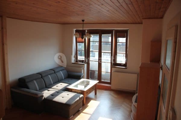 Prenájom bytu 4-izbový 12 m², U Garáží, Hlavní město Praha