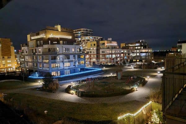 Prenájom bytu 3-izbový 94 m², Laurinova, Praha Prenájom bytu 3-izbový 94 m², Laurinova, Praha