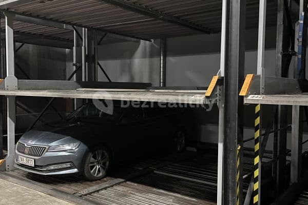 Prenájom garáže 15 m², Novákových, Praha Prenájom garáže 15 m², Novákových, Praha