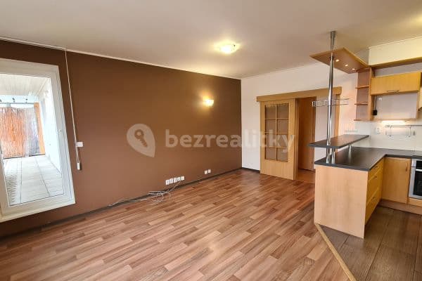 Prenájom bytu 3-izbový 92 m², Marie Podvalové, Praha Prenájom bytu 3-izbový 92 m², Marie Podvalové, Praha