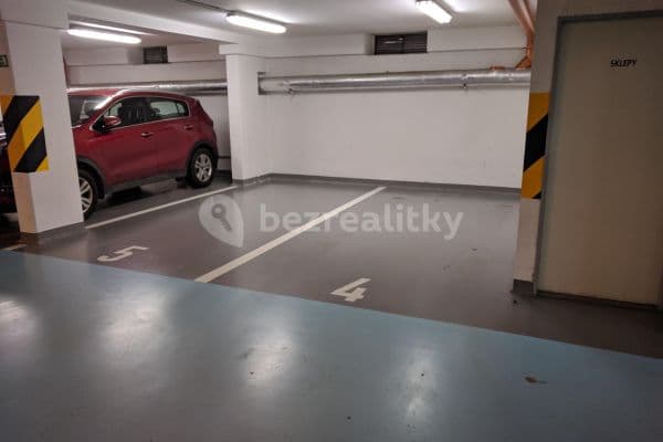 Prenájom garáže 15 m², Chotěšovská, Praha Prenájom garáže 15 m², Chotěšovská, Praha