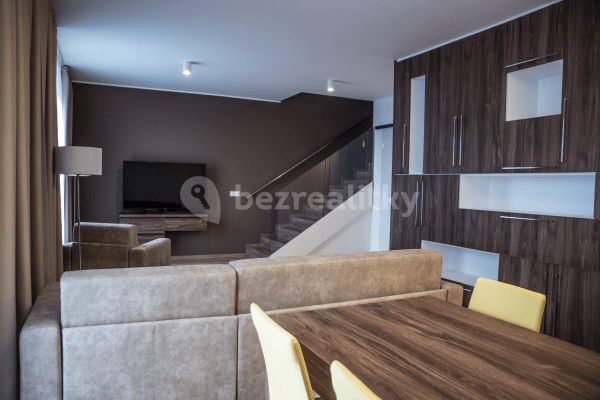 Prenájom bytu 3-izbový 99 m², Mukařovského, Hlavní město Praha Prenájom bytu 3-izbový 99 m², Mukařovského, Hlavní město Praha