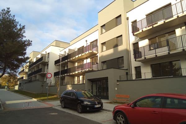 Prenájom bytu 2-izbový 45 m², Karla Čapka, Unhošť Prenájom bytu 2-izbový 45 m², Karla Čapka, Unhošť